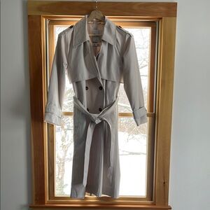 Abercrombie & Fitch White Trench Coat with Belt and Wide Collar